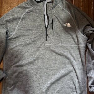 The North Face Heather Gray and Heather Green Half-Zip Canyonland